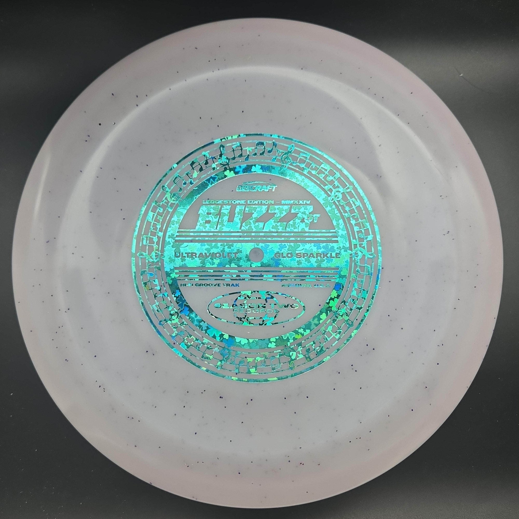 Discraft Mid Range White Clover Stamp 176g Buzzz GT, UV Glo Sparkle, 2024 Ledgestone Edition