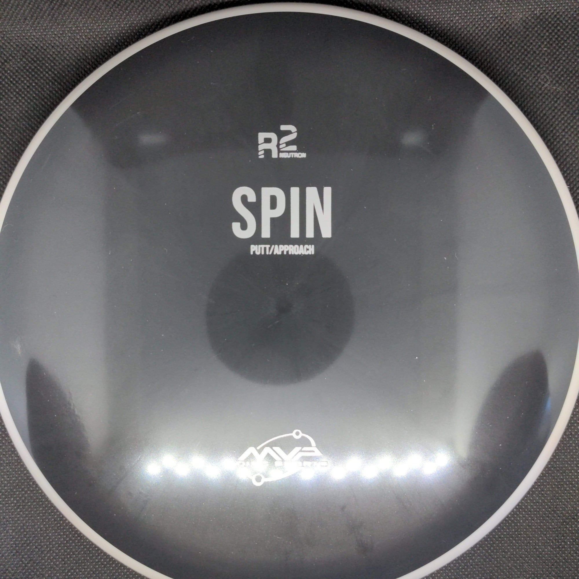 MVP Putter Black White Rim 170g R2 Neutron Spin