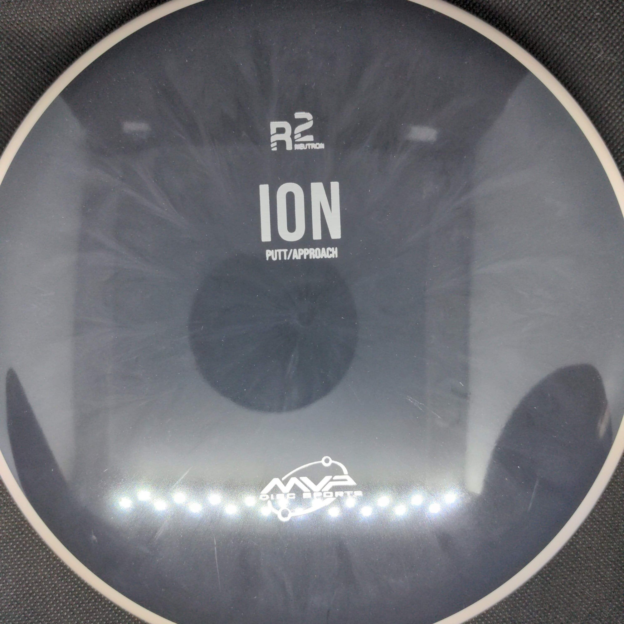 MVP Putter Black White Rim 172g R2 Neutron Ion